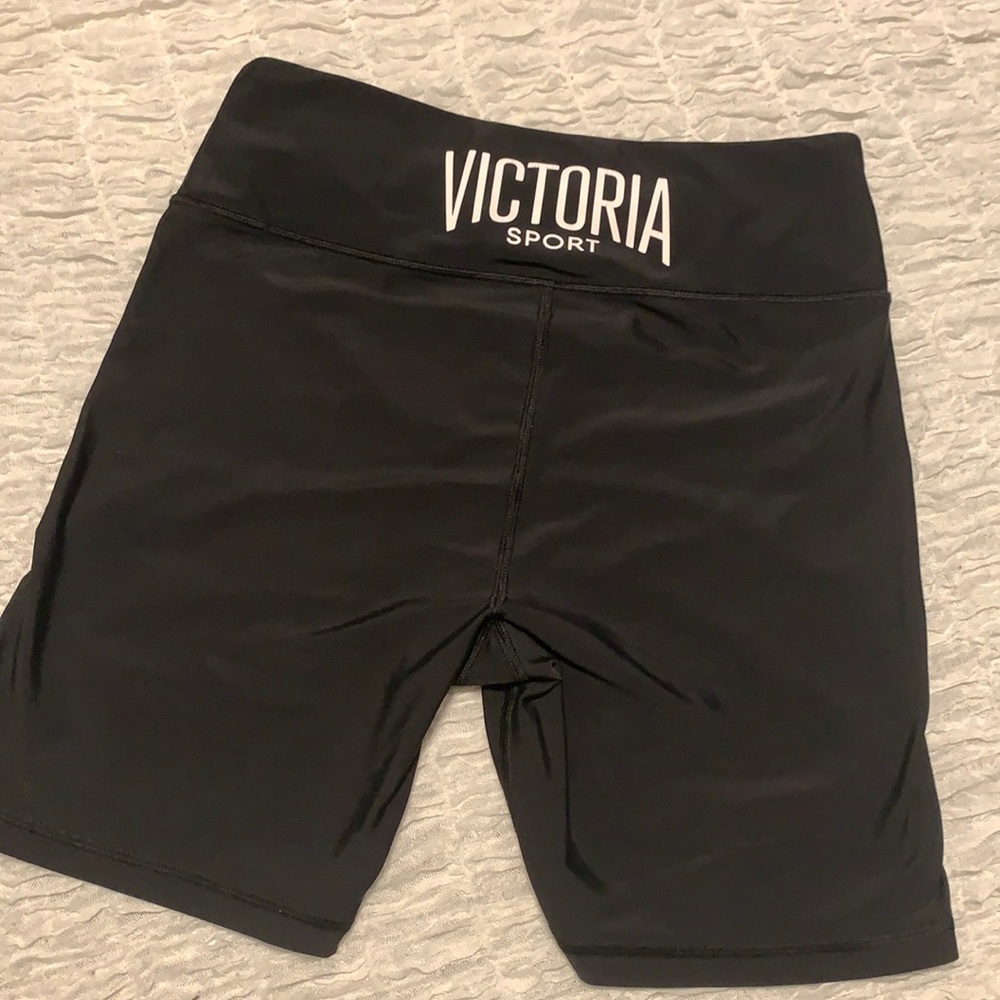 Victoria Sport SZ M Biker Shorts